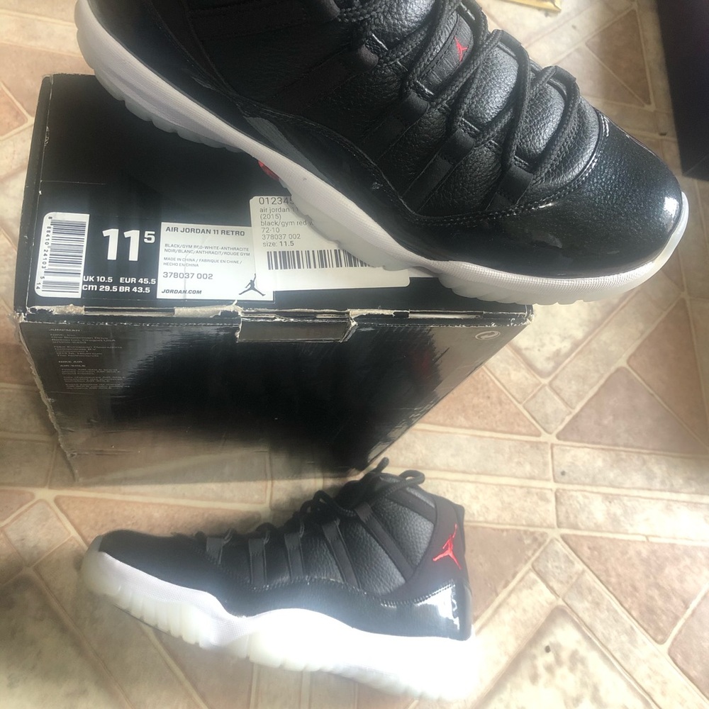 Retro 11 - Picture 2 of 3